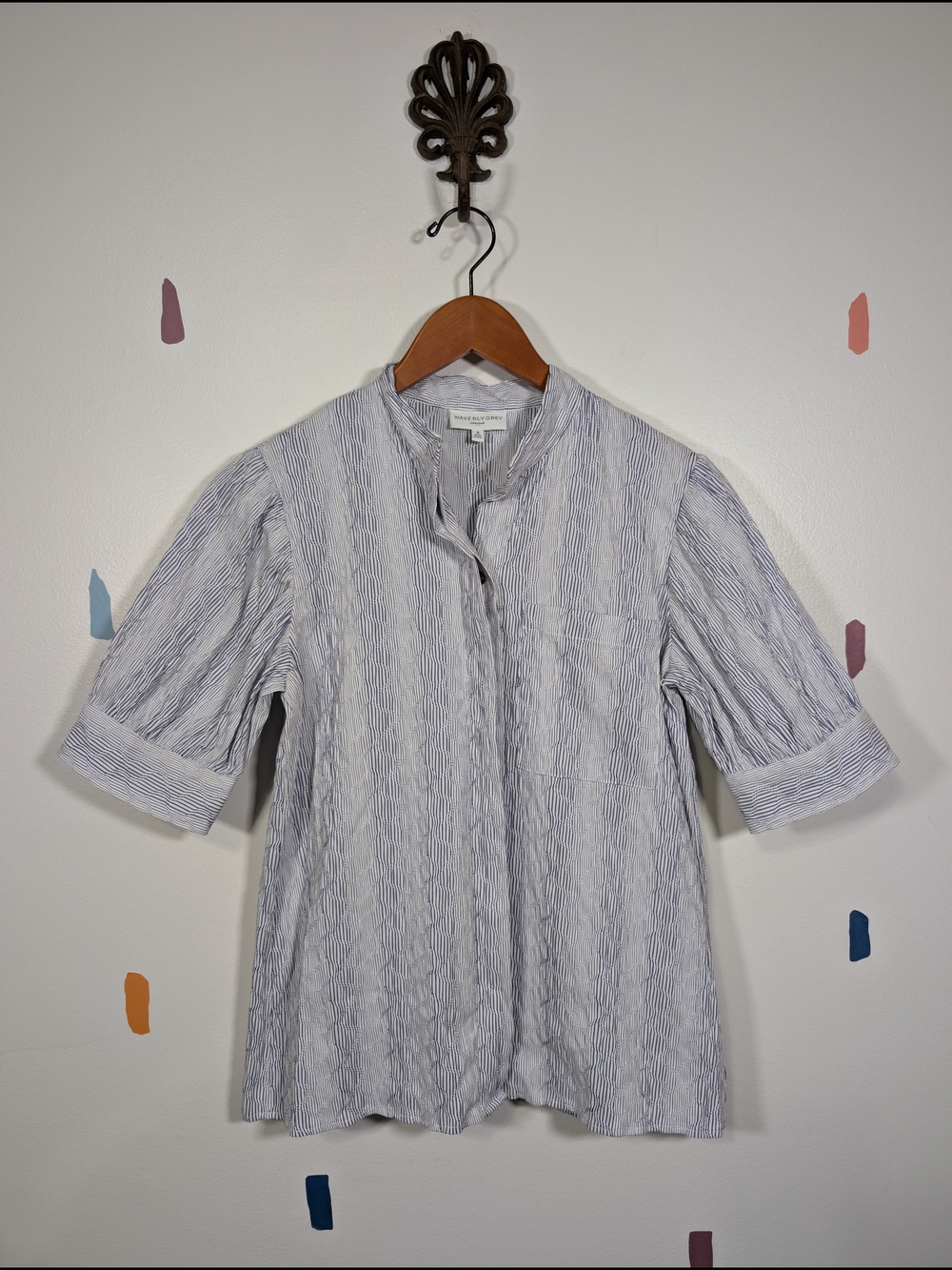 Waverly Grey Liberant Blue And White Short Sleeve Blouse Size Small